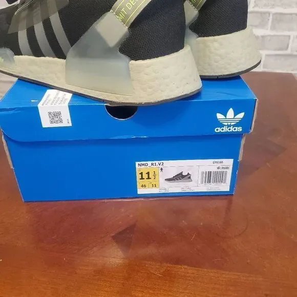 Adidas NMD R1.V2 - Picture 4 of 8